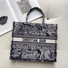 Christian Dior Shopping Bags